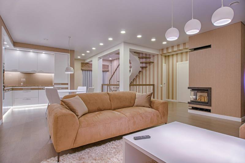 Salón piso moderno Barcelona de una Inmobiliaria en Barcelona